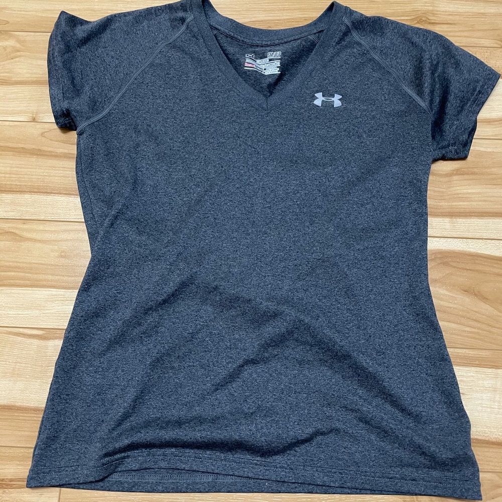 Under Armour tshirt